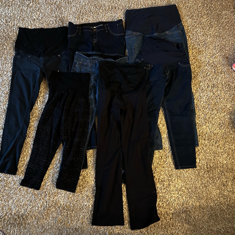Maternity jeans lot